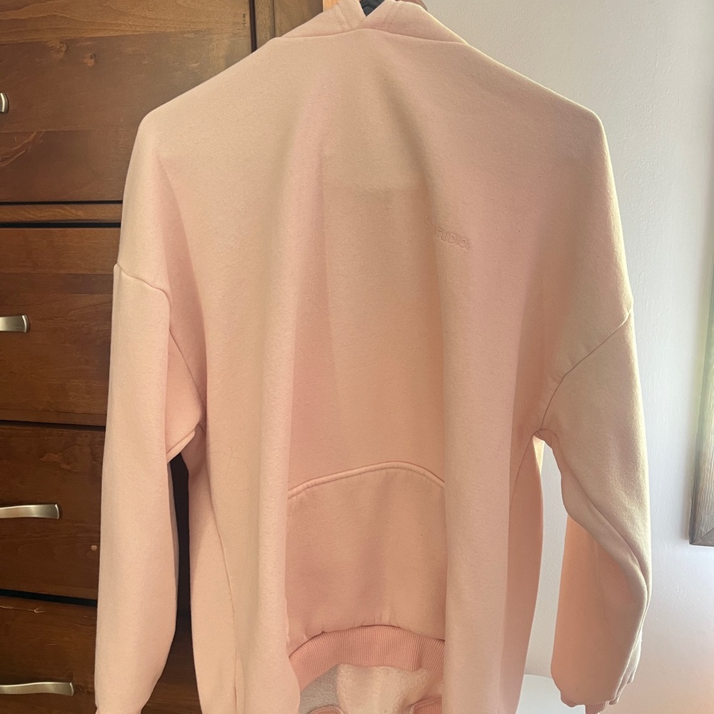 Light pink Boohoo sweatshirt